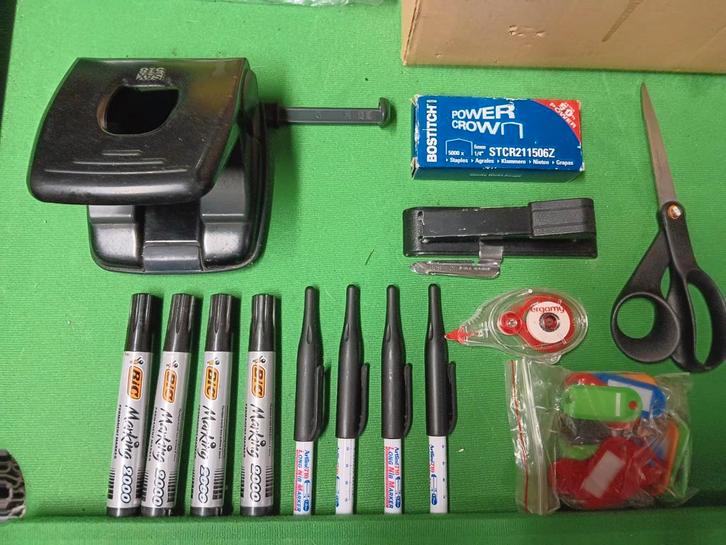 Lot bureauaccesoires zo goed als nieuw, Diversen, Bureau-accessoires, Zo goed als nieuw, Ophalen of Verzenden