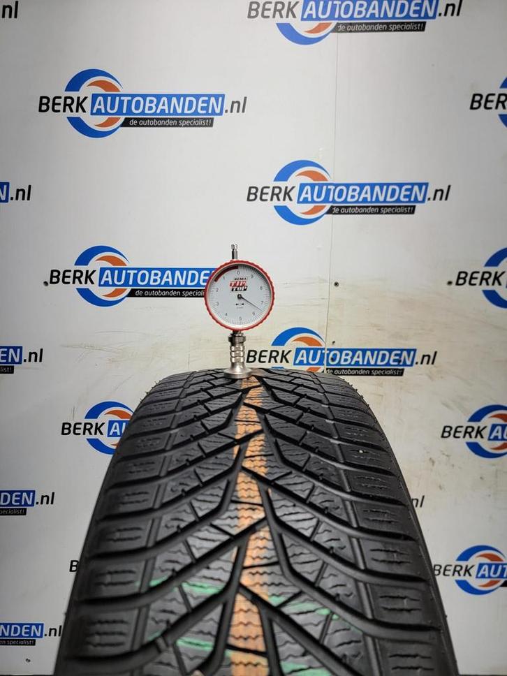 2x Yokohama BluEarth Winter V905 205/45 R17 88V XL 205/45/17, Auto-onderdelen, Banden en Velgen, Band(en), Winterbanden, 17 inch