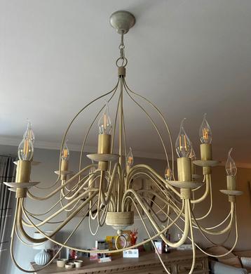 12armige kroonluchter wit beige beschikbaar voor biedingen