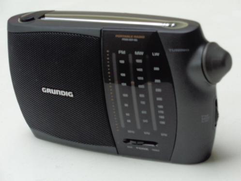 Radio portable GRUNDIG modèle PRIMA BOY 80 L, TV, Hi-fi & Vidéo, Radios, Utilisé, Radio, Enlèvement ou Envoi