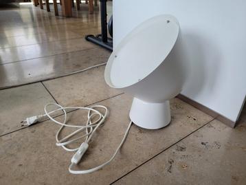 Ikea Tafellamp Ola Wihlborg wit, Enlèvement, Comme neuf, Métal, Modern