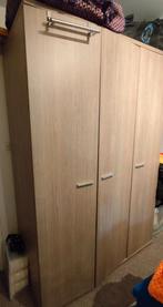 GRATIS kleerkast met mankement, Huis en Inrichting, Kasten | Kleerkasten, Ophalen, Gebruikt