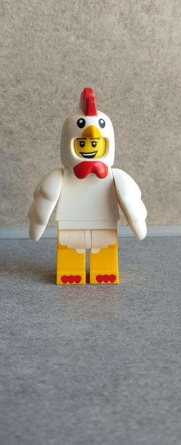 lego minifiguur man in kippenkostuum beschikbaar voor biedingen