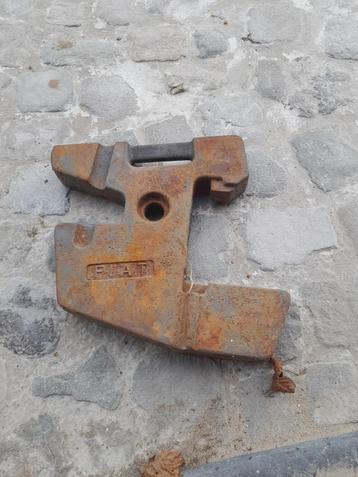 Frontgewicht, Enlèvement, New Holland