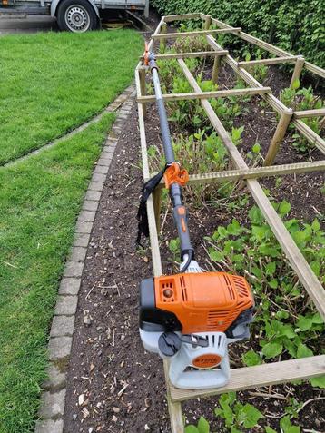 ✅ Stihl HT 133 hoogsnoeier telescopisch (NIEUWSTAAT), Doe-het-zelf en Bouw, Gereedschap | Zaagmachines, Ophalen, Zo goed als nieuw