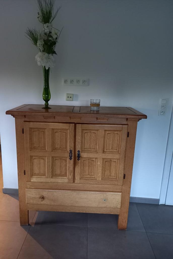 bahut en chêne., Maison & Meubles, Armoires | Buffets, Utilisé, 100 à 150 cm, 100 à 150 cm, 50 à 75 cm, Avec tiroir(s), Avec porte(s)