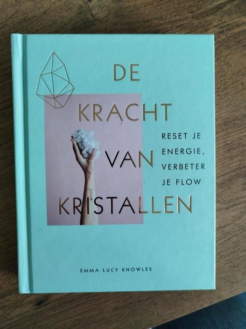 Emma Lucy Knowles - De kracht van kristallen, Boeken, Esoterie en Spiritualiteit, Zo goed als nieuw, Ophalen