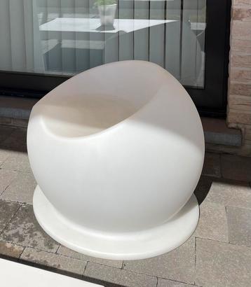 Loungestoel voor buiten beschikbaar voor biedingen