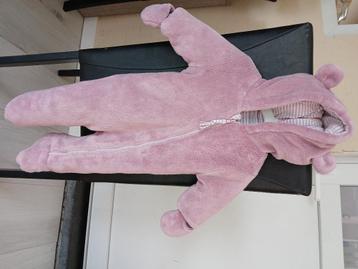 Schattig berenpakje maat 68 beschikbaar voor biedingen