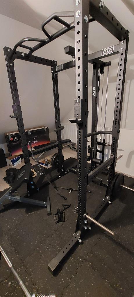 ATX Power Rack 755 + Plate-Loaded Lat Pulley en accessoires, Sport en Fitness, Fitnessapparatuur, Zo goed als nieuw, Krachtstation