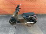 Piaggio one klasse B, Fietsen en Brommers, Scooters | Piaggio, Ophalen, Zo goed als nieuw