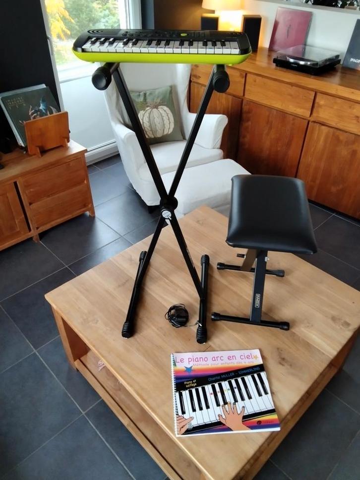 CASIO SA-46 synthesizer, Muziek en Instrumenten, Synthesizers, Zo goed als nieuw, Overige aantallen, Overige merken, Met standaard