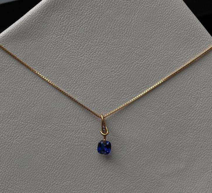 Collier avec pendentif en saphir en forme cushion, Bijoux, Sacs & Beauté, Colliers, Neuf, Argent, Bleu, Avec pierre précieuse