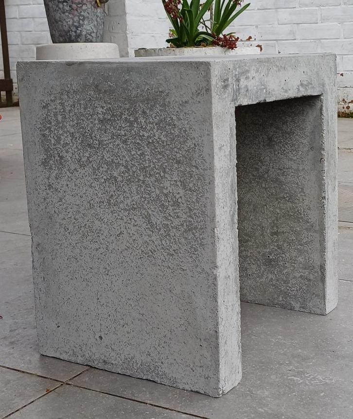 Betonnen bankje, Tuin en Terras, Tuinbanken, Nieuw, Overige materialen, Ophalen