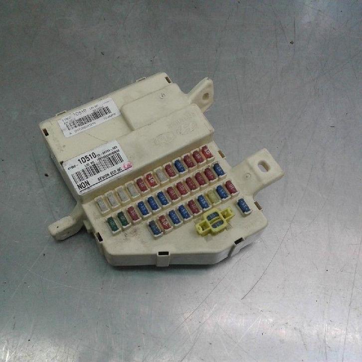 BOITIER FUSIBLES Kia Carens III (FG) (|919501D510|), Autos : Pièces & Accessoires, Électronique & Câbles, Kia, Utilisé