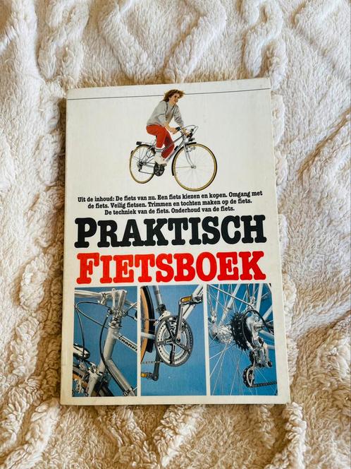 Praktisch fietsboek, Boeken, Studieboeken en Cursussen, Gelezen, Niet van toepassing, Ophalen of Verzenden