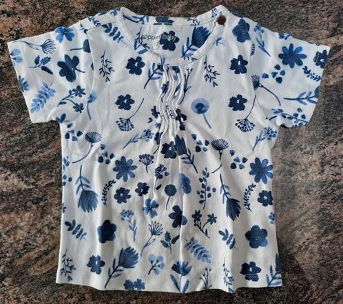 Mt 74 Witte T-shirt blauwe bloemen plooitjes, Kinderen en Baby's, Babykleding | Maat 74, Zo goed als nieuw, Meisje, Shirtje of Longsleeve
