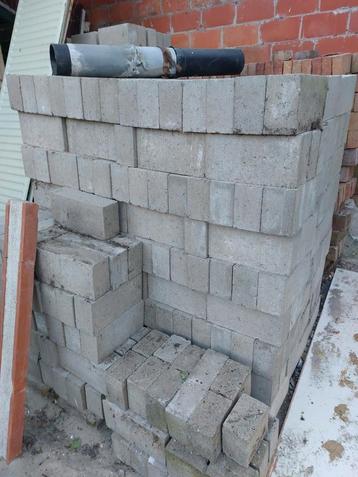 Volbeton stenen 29 x 14 x 9cm beschikbaar voor biedingen