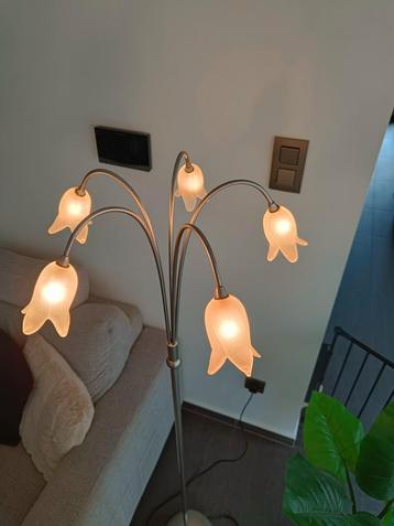 RVS staanlamp met glazen tulpen beschikbaar voor biedingen