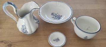 Ensemble de toilette Delfts beschikbaar voor biedingen