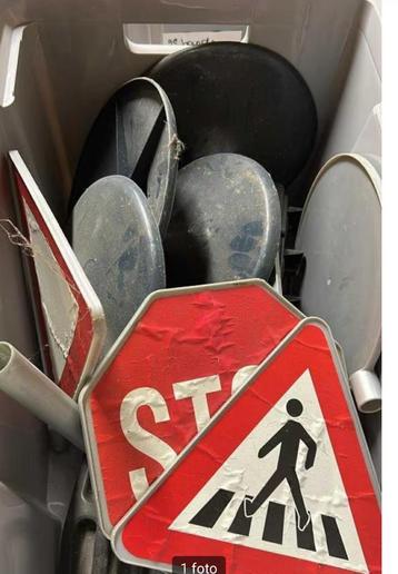 School /Klas materiaal beschikbaar voor biedingen