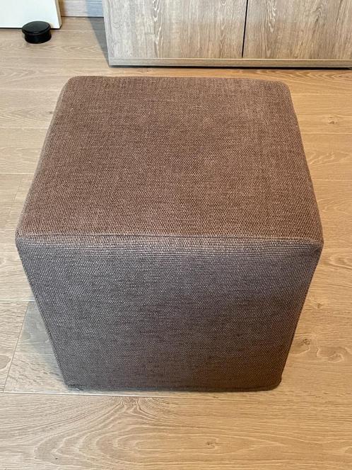 Vierkante poef bruin (2 stuks), Maison & Meubles, Canapés | Repose-pieds & Poufs, Utilisé, Moins de 50 cm, Moins de 50 cm, Carré