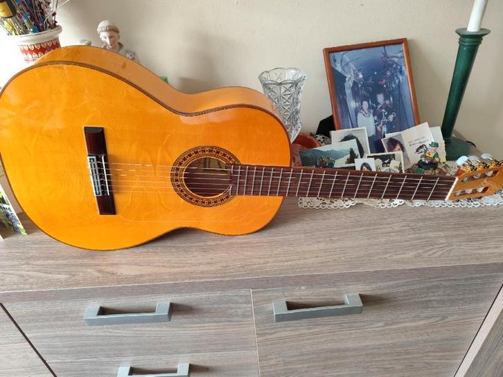 Te koop handgemaakte Flamenco gitaar by, Muziek en Instrumenten, Snaarinstrumenten | Gitaren | Akoestisch, Zo goed als nieuw, Ophalen