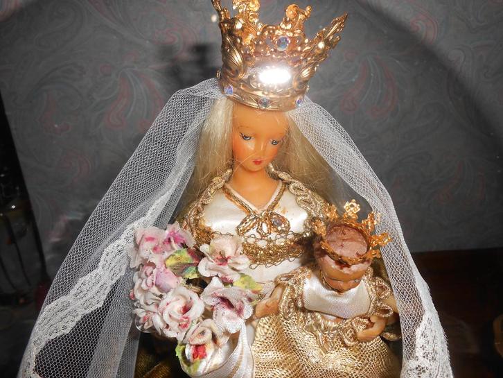 Madonna met kind, Verzamelen, Religie, Zo goed als nieuw, Kleding, Ophalen