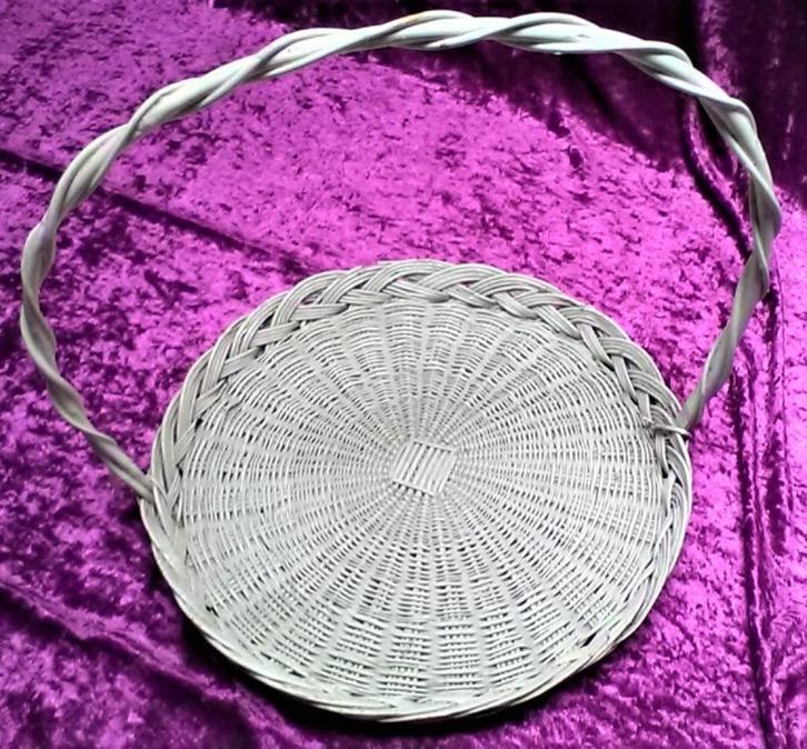 Presentatie mand rond voor doopsuiker - witte kleur, Huis en Inrichting, Woonaccessoires | Schalen en Manden, Gebruikt, Mand, Rond