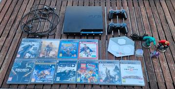 PlayStation 3 Met Spelletjes en 2 Controllers  beschikbaar voor biedingen