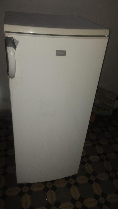 Zanussi koelkast 200 liter, wegens overlijden, Elektronische apparatuur, Koelkasten en IJskasten, Gebruikt, Zonder vriesvak, 200 liter of meer
