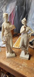 Griekse godinnen, Ophalen