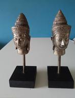 Deux statues orientales sur un piédestal, XXIe siècle, Maison & Meubles, Accessoires pour la Maison | Statues de Bouddha, Utilisé