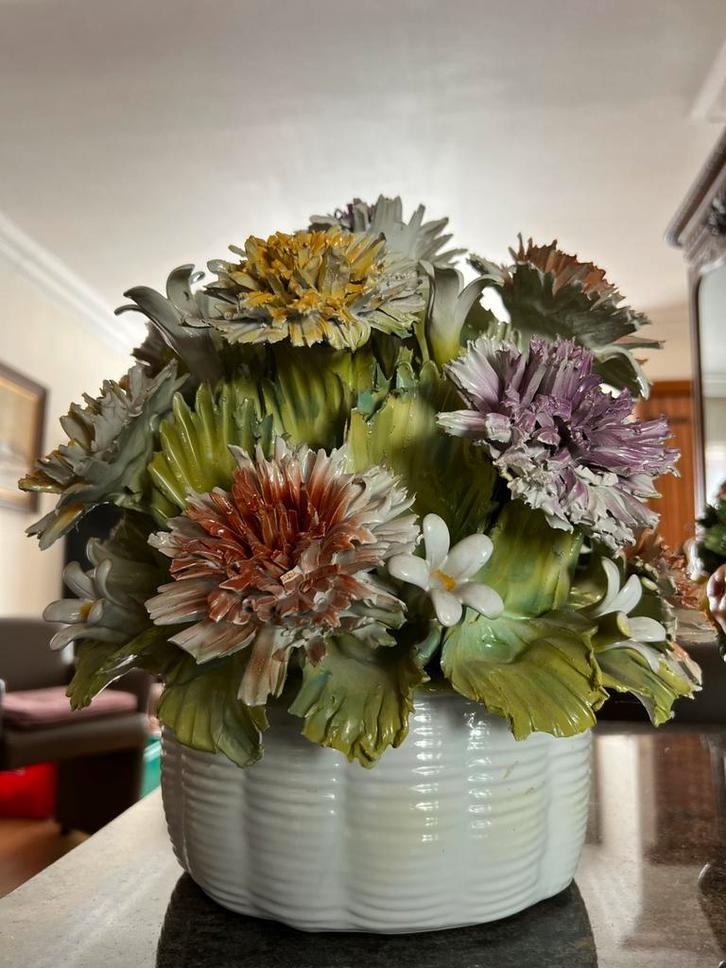Vintage bloemstuk in keramiek, Antiek en Kunst, Antiek | Keramiek en Aardewerk, Ophalen