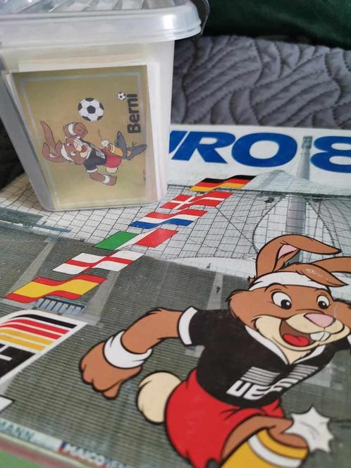 Panini-stickers - mooie recoveries EURO 88, Verzamelen, Sportartikelen en Voetbal, Gebruikt, Poster, Plaatje of Sticker, Ophalen of Verzenden