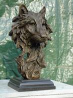 Bronzen buste met wolvenkop op gesigneerde basis., Antiek en Kunst, Ophalen, Brons