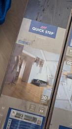 Parquet Quick step 9 paquets  avec plinthes et sous couche, Bricolage & Construction, Planches & Dalles, Parquet, Enlèvement ou Envoi