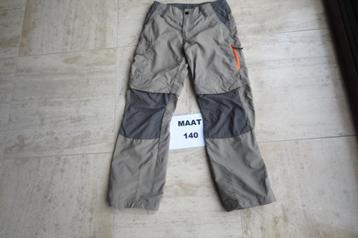 Broek/short 140 Quechua jongens F 11285. beschikbaar voor biedingen
