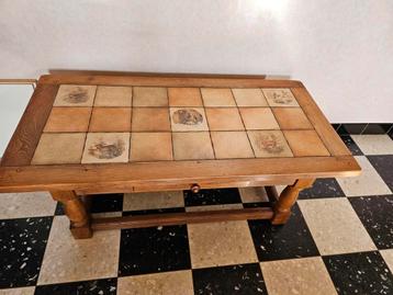 
Rustieke salontafel van massief eikenhout - betegeld blad
 beschikbaar voor biedingen