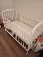 Baby bedje, Ophalen, Zo goed als nieuw, Matras