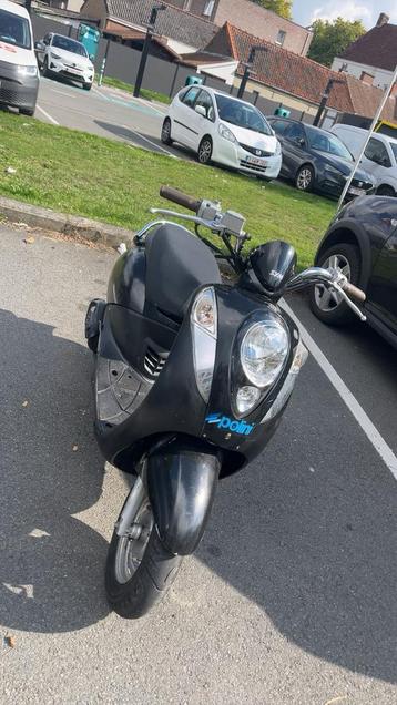 Sym io in goed staat beschikbaar voor biedingen