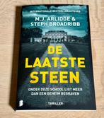 M.J. ARLIDGE & STEPH BROADRIBB - De laatste steen - Thriller, Boeken, Thrillers, België, Ophalen of Verzenden, Zo goed als nieuw