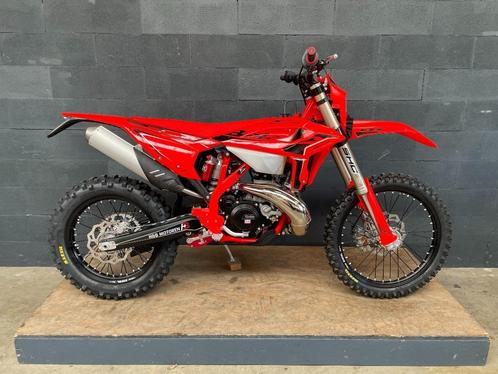 Beta RR X-PRO 300 2T 2026, Nieuw A2 35kw model 2026, Motoren, Motoren | Husqvarna, Bedrijf, Enduro, 12 t/m 35 kW, 1 cilinder, Minimaal motorrijbewijs A2