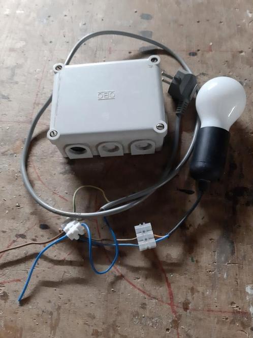 Voeljeire lichtdimmer met schakelklok, Dieren en Toebehoren, Pluimvee | Toebehoren, Zo goed als nieuw, Ophalen