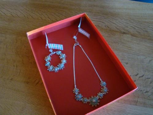 Juwelenset Les Cordes, KADOTIP, Handtassen en Accessoires, Kettingen, Nieuw, Overige materialen, Ophalen of Verzenden