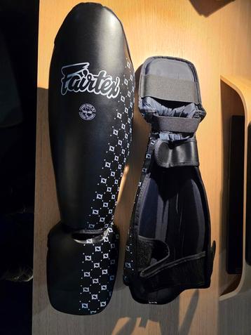 Fairtex SP5 Competition Scheenbeschermers - Zwart - maat M beschikbaar voor biedingen