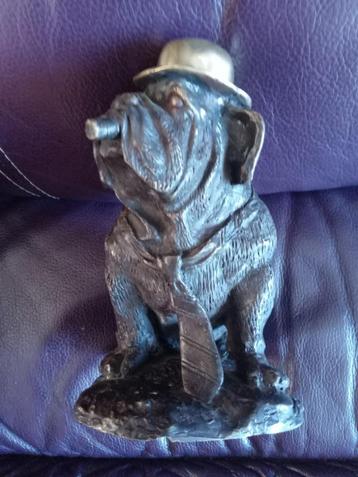 Bulldog brons  beschikbaar voor biedingen