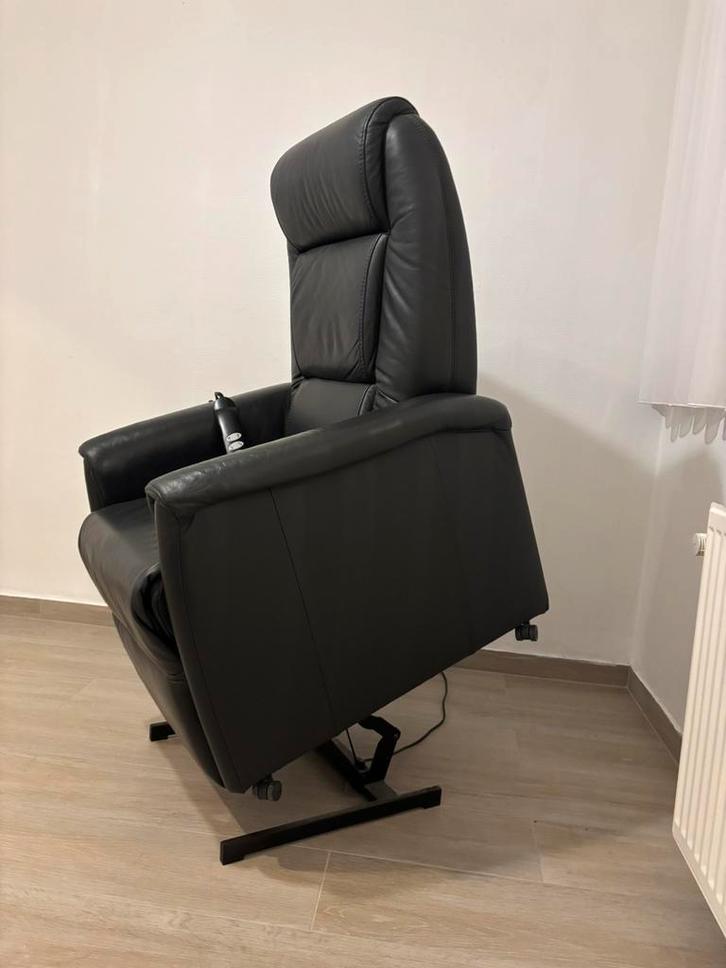 Fauteuil inclinable électrique en cuir Himolla, Maison & Meubles, Fauteuils, Comme neuf, Cuir, Enlèvement