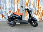 Gloednieuwe Zoë Scooter | Zwart | Klasse A of B |, Fietsen en Brommers, Nieuw, Ophalen of Verzenden, Benzine, 50 cc