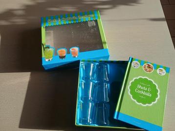 Cocktailglaasjes shotglaasjes met boekbox  beschikbaar voor biedingen